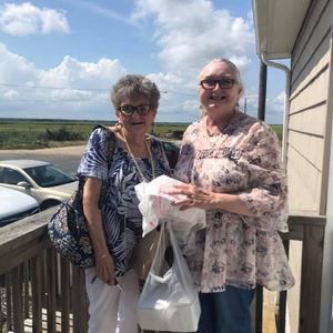 Meet your Posher, Carol